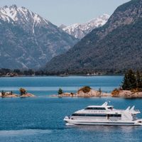 Desde Bariloche, un paseo en catamarán para conocer el bosque andino