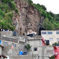 Un muerto y 10 personas desaparecidas tras desgajamiento del cerro del Chiquihuite