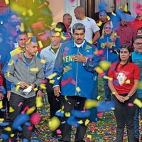 Una década después, y pese a la catástrofe, Maduro sigue allí