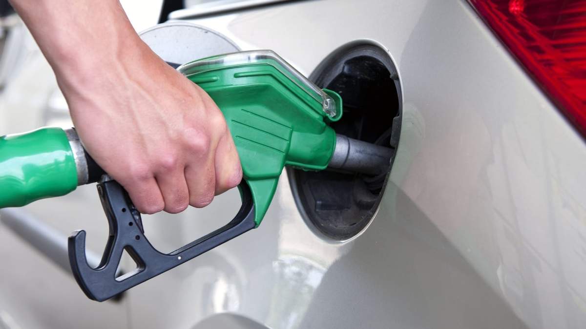 El incremento del impuesto al combustible se aplicará en marzo del año próximo. Fuente: (Twitter)