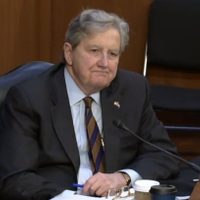 “Sin EU, los mexicanos estarían comiendo comida para gato”, dice senador republicano