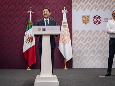 Martí Batres también se lanza contra Xóchitl Gálvez; esto le dijo