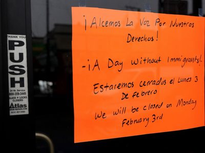 Algunos negocios en EU cierran en "día sin inmigrantes", pero muchos no pueden perder ingresos