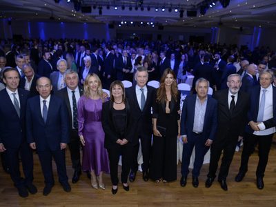 Calderón llama a AMLO “autócrata” y “aspirante a dictador” durante un foro en Argentina (Video)