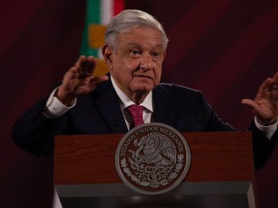 AMLO exige a Felipe Calderón que "defienda abiertamente" a García Luna y presente pruebas