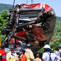 Reportan cinco muertos por accidente de tren en Alemania