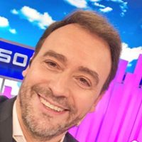 Metió la pata: Adrián Pallares dio información que no debía en Intrusos y perjudicó a América TV