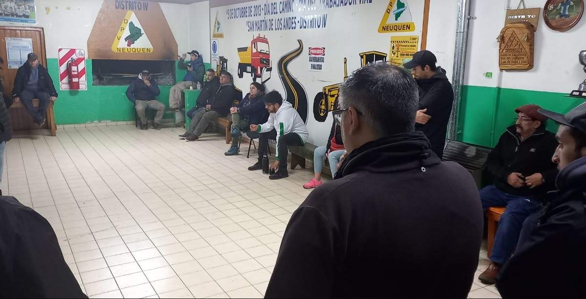 Trabajadores de Vialidad Provincial deciden en asamblea el paro total. Fuente: (Facebook)