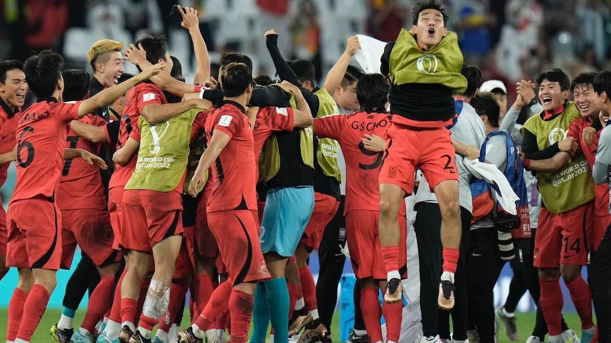 Corea del Sur pasó sorpresivamente a la siguiente ronda tras su sorpresivo triunfo contra Portugal