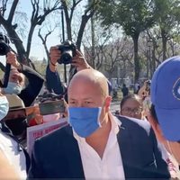 "No me griten", dijo Enrique Alfaro a familiares de desaparecidos (Video)