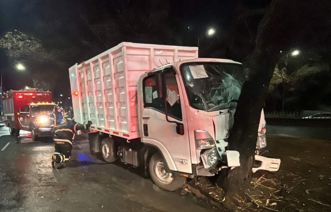 Camioneta impactada