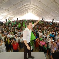 Manuel Velasco llama a cerrar filas con el presidente