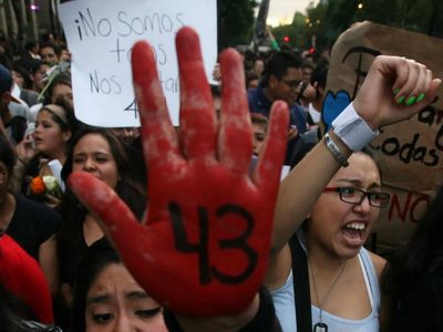 Giro en el caso Ayotzinapa: detuvieron al exprocurador de México