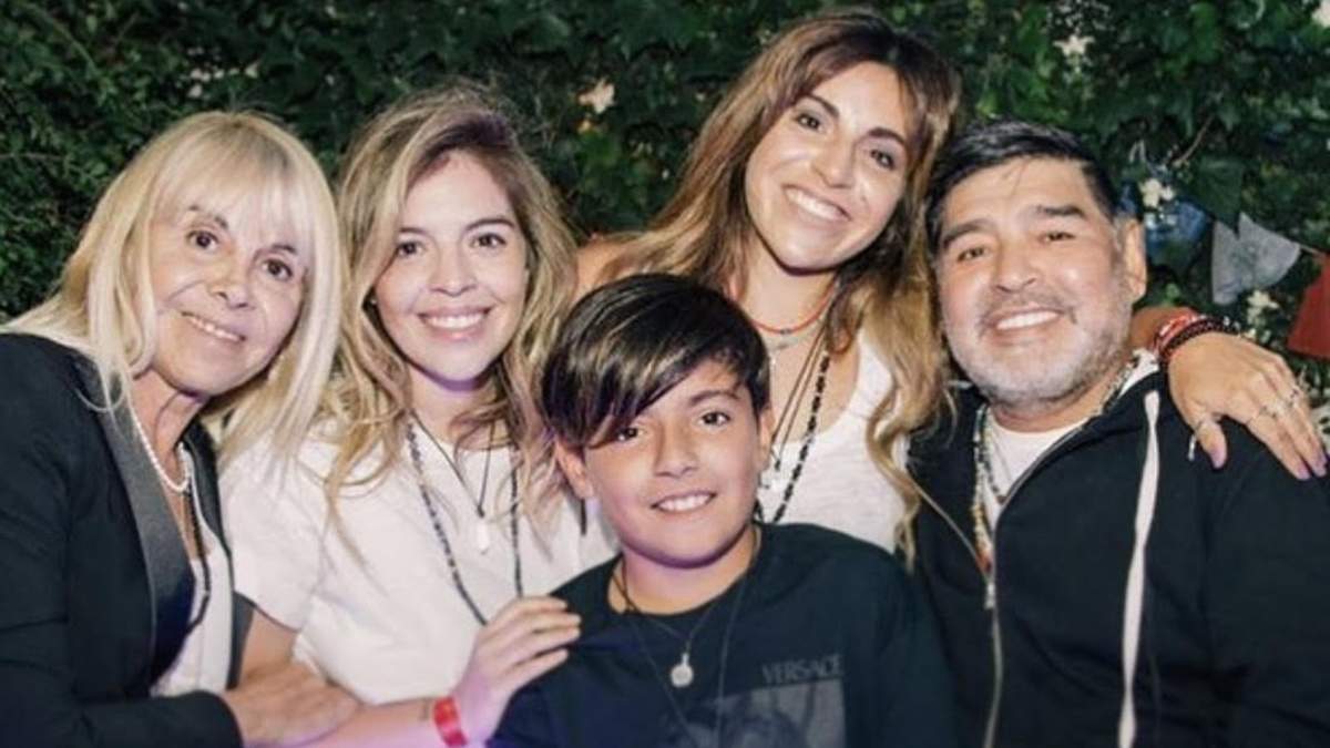 Familia Maradona Villafañe. Fuente: (Instagram)