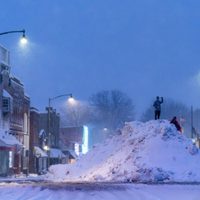 Tormenta invernal deja a miles de personas sin electricidad en noreste de EU