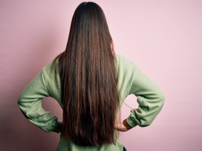 La mezcla "mágica" que ayudará a tu cabello a crecer y estar tan hidratado como después de una keratina