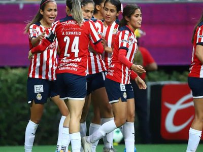 Chivas femenil remonta y derrota a Pumas para conseguir su boleto en la semifinal