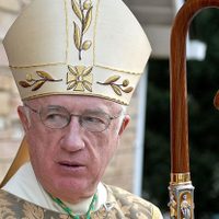 El Papa acepta renuncia de obispo de EU acusado de acoso sexual y ordena investigarlo