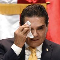 AMLO reta a Silvano Aureoles a probar que el narco intervino a favor de Morena en Michoacán