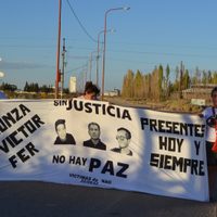 Volvieron a reclamar justicia en Plaza Huincul por los tres operarios fallecidos en la refinería NAO