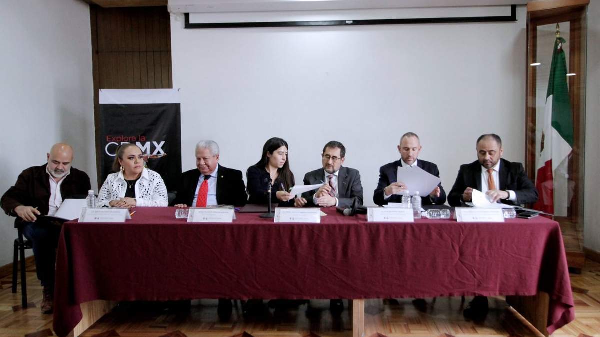 Colaboración gubernamental y empresarial