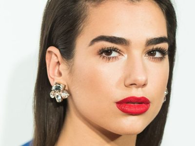 ¡Abrió de más! Dua Lipa en pleno show olvidó que no llevaba nada debajo y dejó ver ¡ESO!