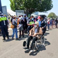 Muere una mujer de 82 años que hacía fila para recibir vacuna contra el covid en Puebla