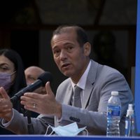 La Provincia firmó un convenio para adquirir notebooks destinadas a estudiantes secundarios