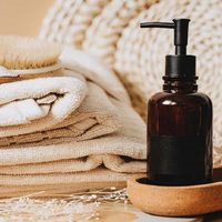 Los shampoo están carísimos, mirá cómo preparar uno en casa que hará crecer tu cabello en semanas