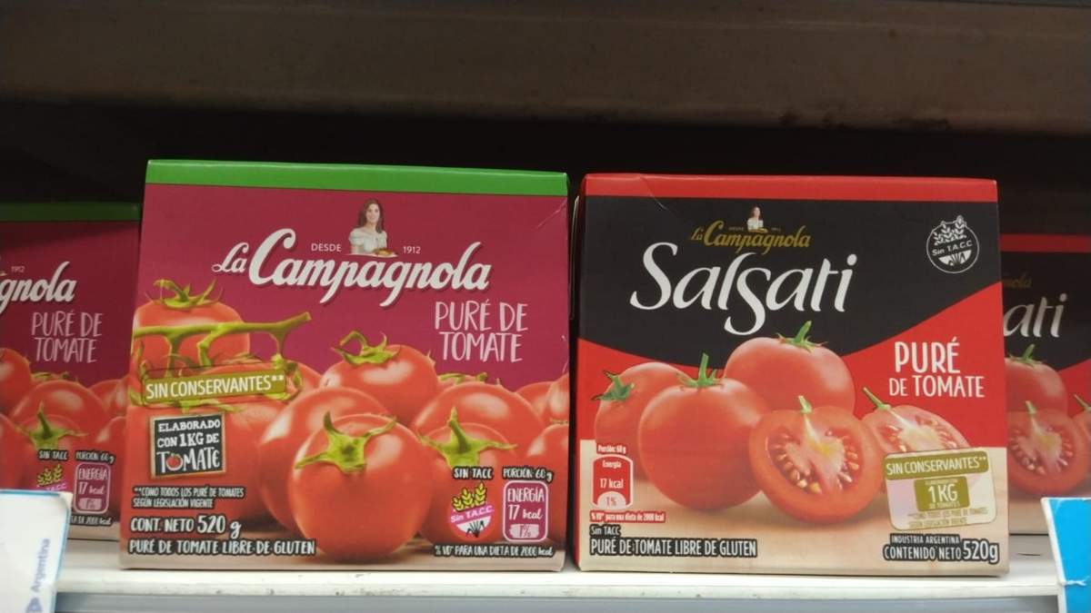 Cajas de puré de tomate. Fuente: (X)