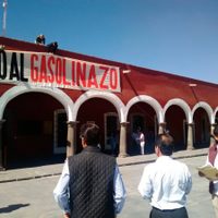 Gritan 'vendepatrias” a Peña en Puebla por gasolinazo; 'pocos reclamaron”, dice