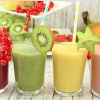 Cinco recetas de licuados frutales para combatir la ola de calor