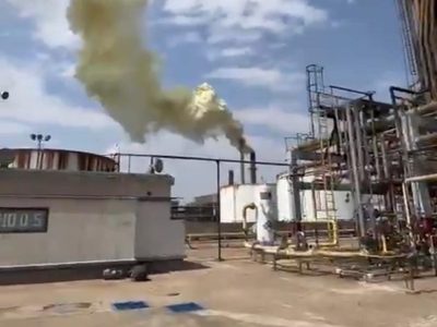 Dos trabajadores mueren al interior de refinería de Pemex en Salamanca