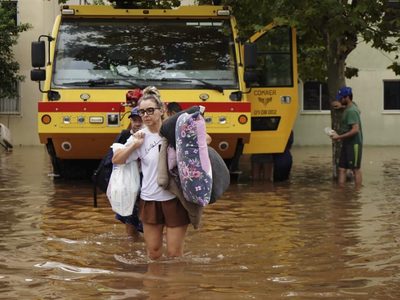 Inundaciones en Brasil dejan más de 100 desaparecidos y 60 muertos