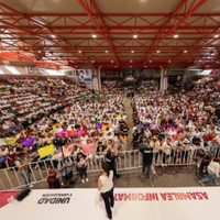 “Sigue habiendo necesidades”, pero “el pueblo de México está feliz”, dice Sheinbaum