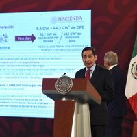 AMLO presume compra de 13 plantas de Iberdrola durante foro climático