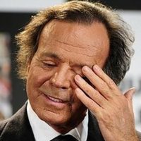 Las controversiales imágenes de Julio Iglesias que generaron todo tipo de comentarios: no es el mism