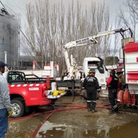 Luego de 48 horas de trabajo, extinguieron el incendio de un silo entre Neuquén y Plottier