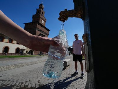 Hallan cerca de 250 mil partículas de nanoplásticos en un litro de agua embotellada