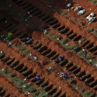 A punto de llegar al pico de casos, Brasil registra 824 muertos por coronavirus en un día