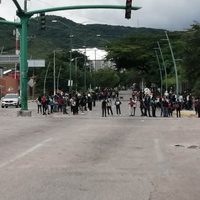 Desalojan a normalistas con gas lacrimógeno en Chiapas (Video)