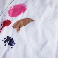 Con solo 2 ingredientes de tu casa, eliminá para siempre las manchas de lapicera de la ropa