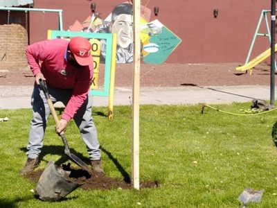 En Zapala, mejoran las plazas, espacios verdes y lugares públicos