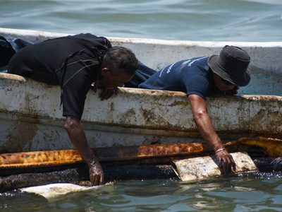 El gobierno mexicano minimiza el derrame de hidrocarburos en el Golfo, acusan ambientalistas