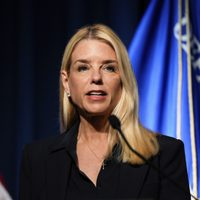 Exigen comparecencia de Pam Bondi tras nueva revelación sobre Trump y Epstein