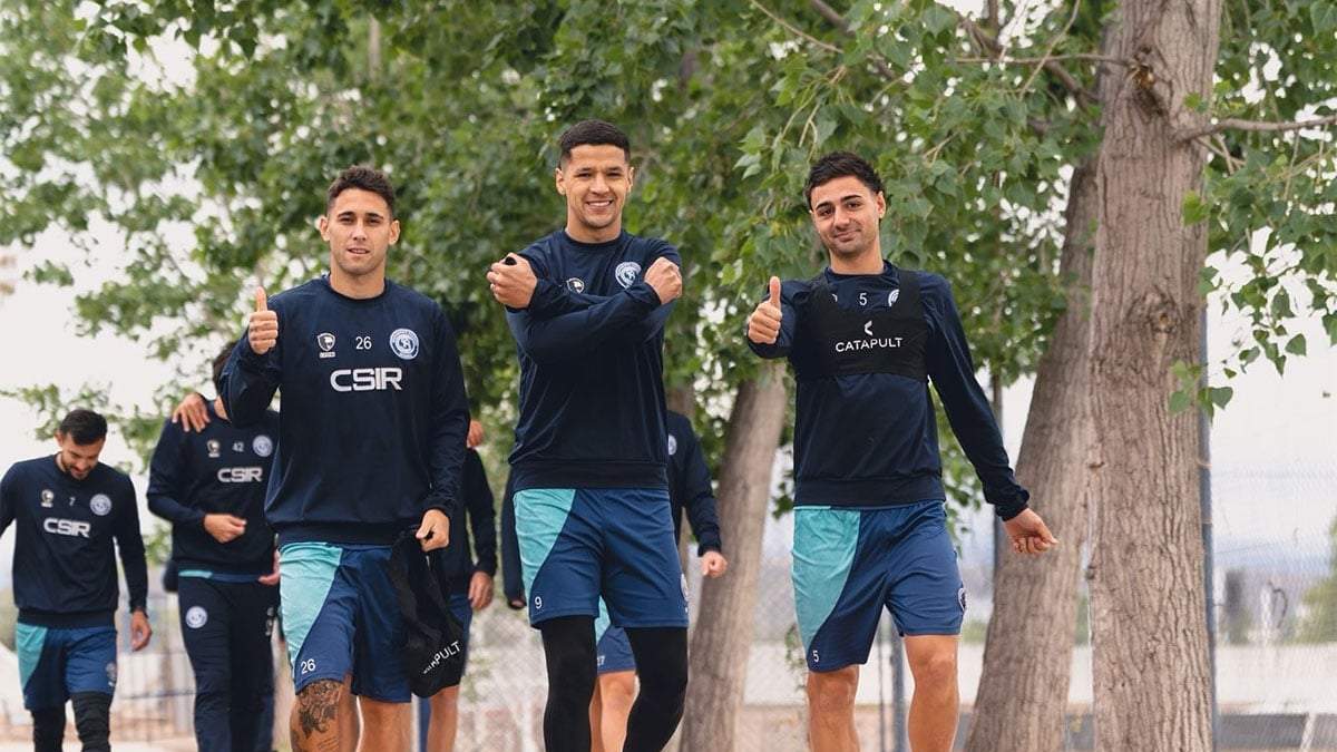 Matías Fernández, Alex Arce y Tomás Bottari. La Lepra juega en Mardel.