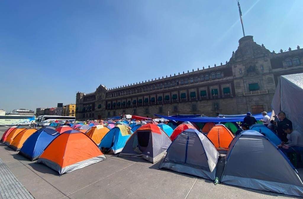 Campamento en el Zócalo capitalino