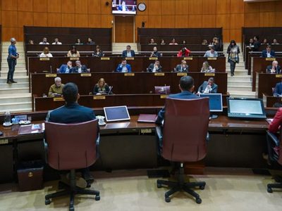 En otra sesión de medianoche: se aprobó el polémico Fondo de Estabilización de Presupuestos