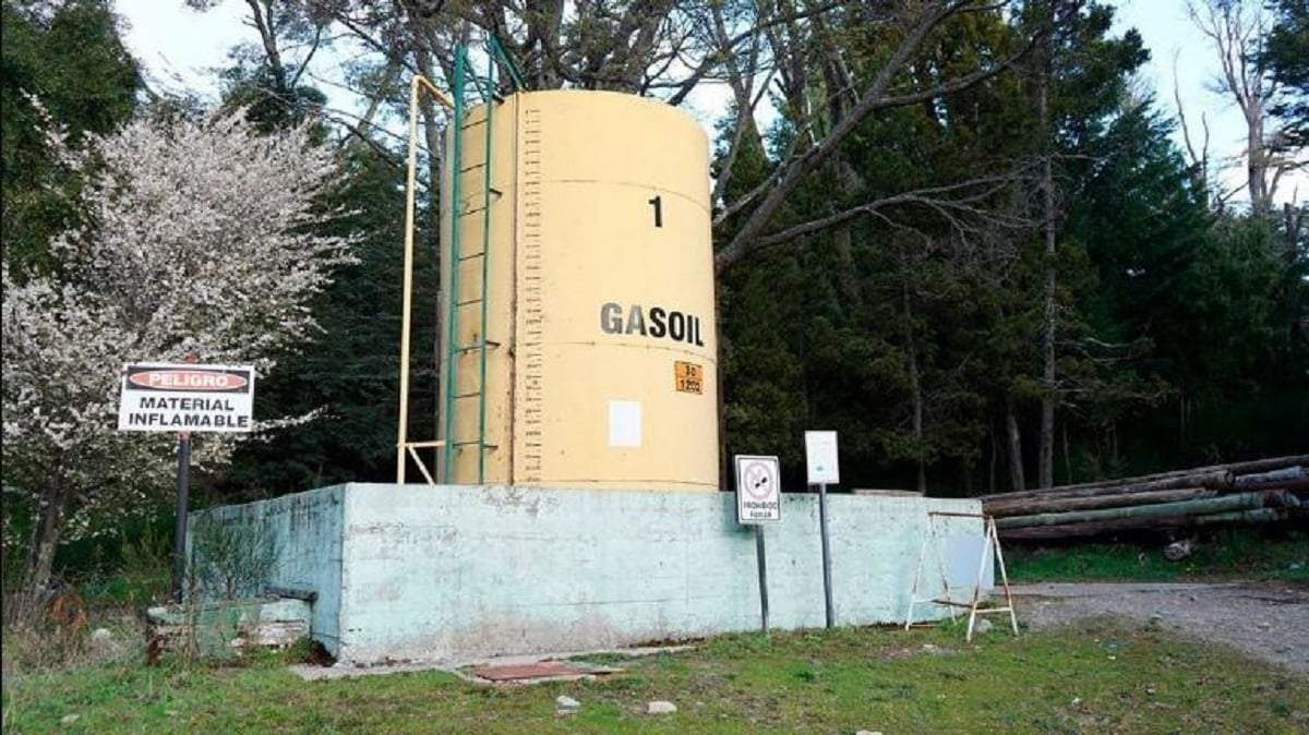 La actual central utiliza gasoil para generar energía. Fuente: (Minuto Neuquén)