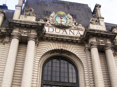 La Aduana investigará los presuntos envíos de armas de Argentina a Bolivia